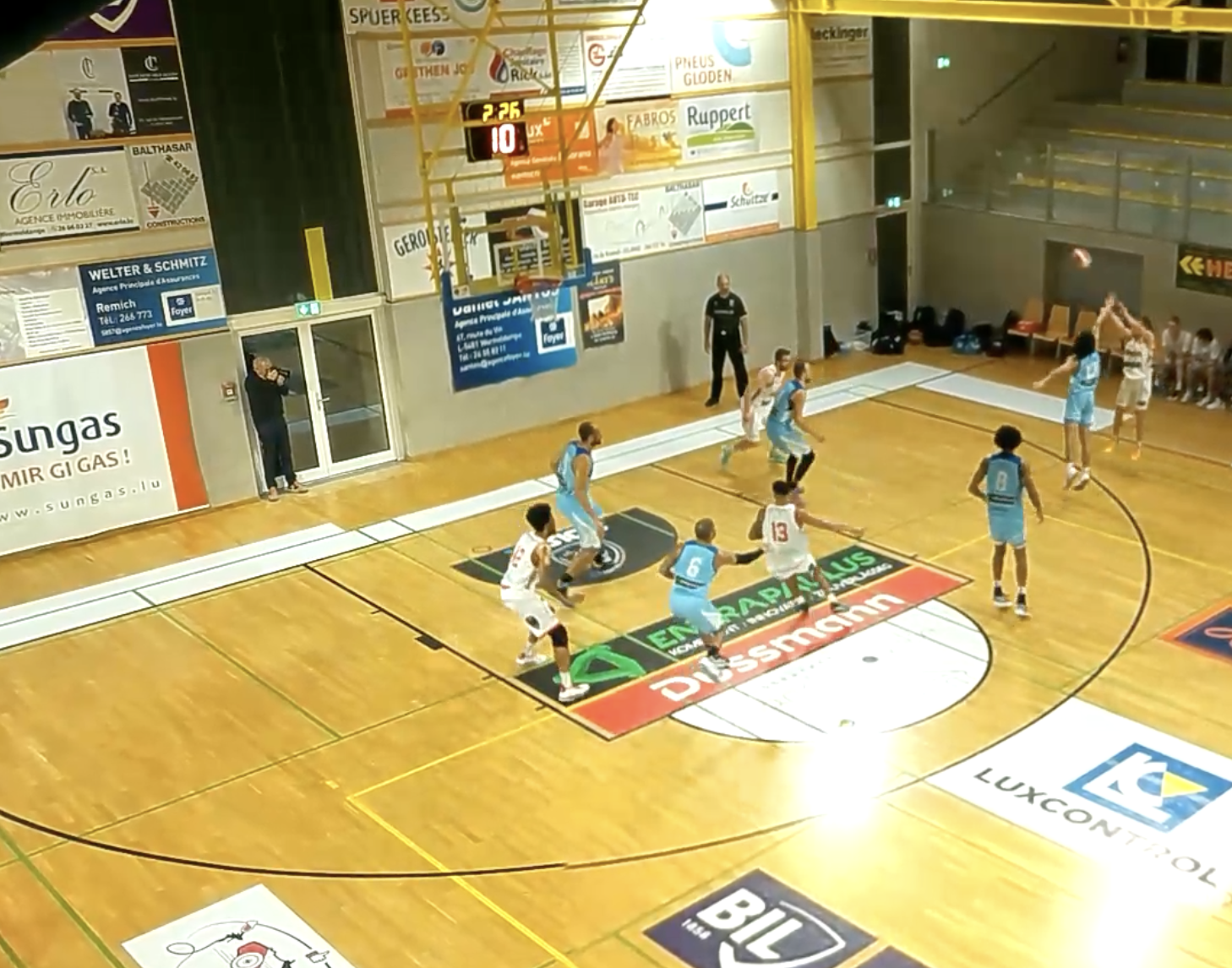 Quentin Bouttet’s 8 three-pointers lead Pikes to victory over Résidence (video)